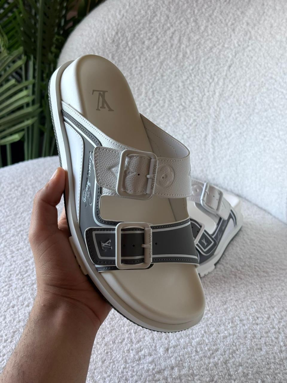 Louis Vuitton Slippers 2 colors