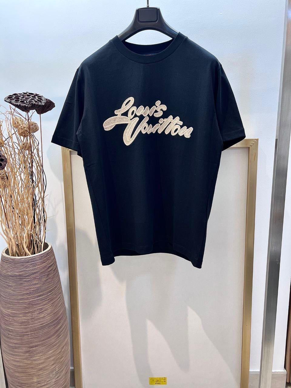 Louis Vuitton T-Shirt 2 colors