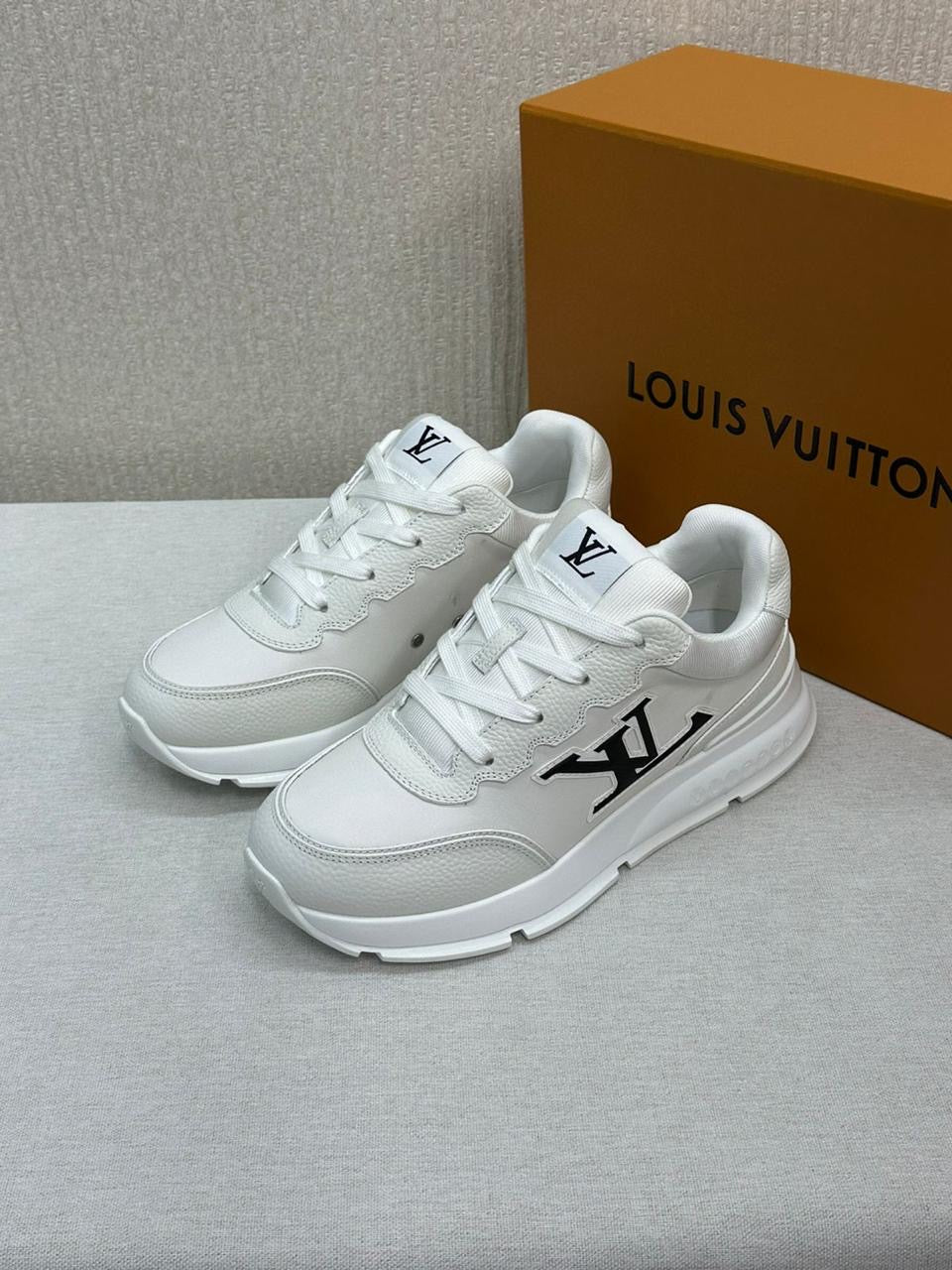 Louis Vuitton Sneakers 2 colors