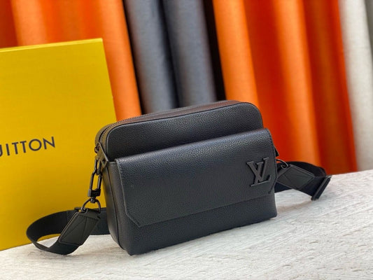 Louis Vuitton Messenger Bag