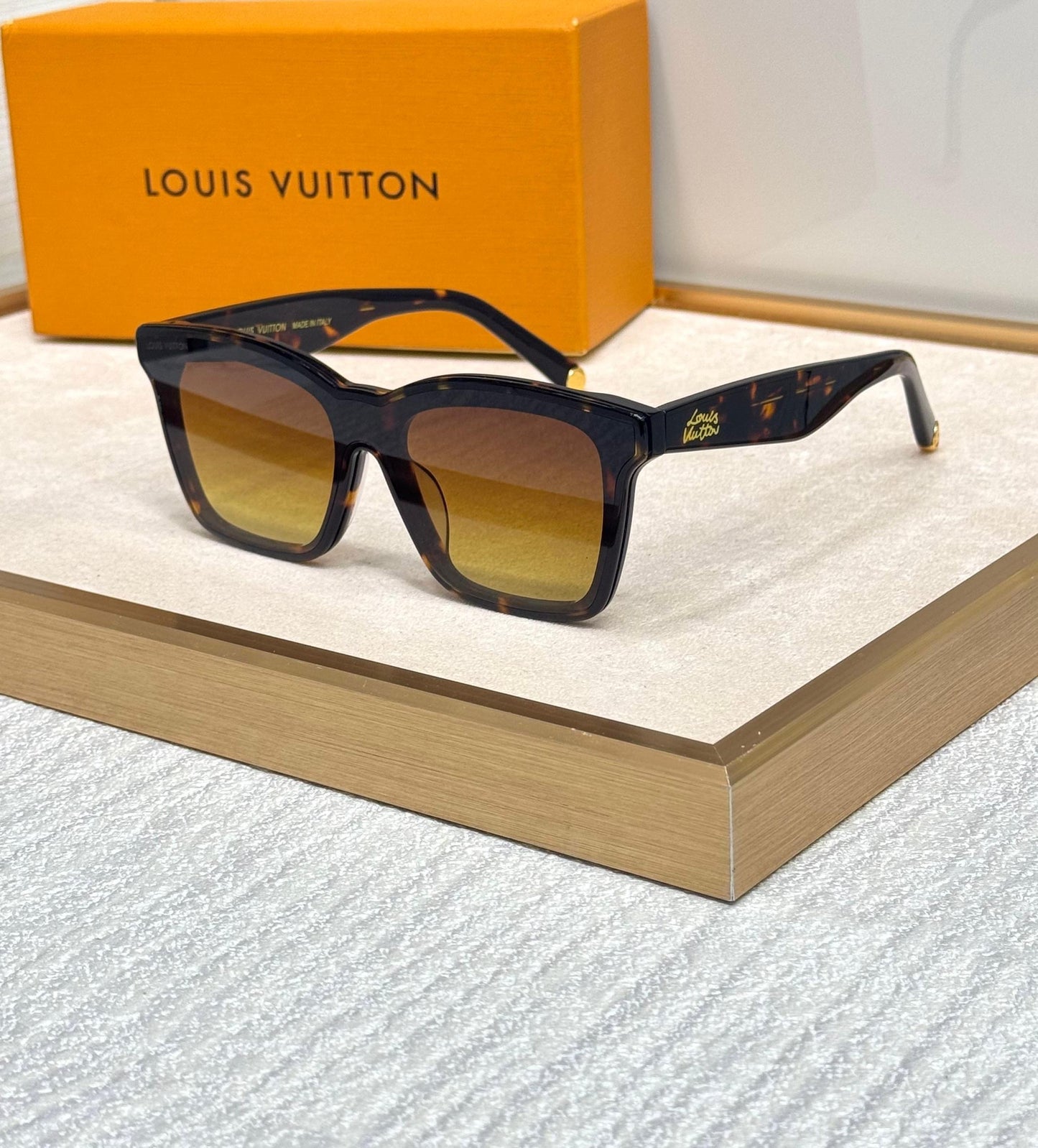 Louis Vuitton Sunglasses 4 colors