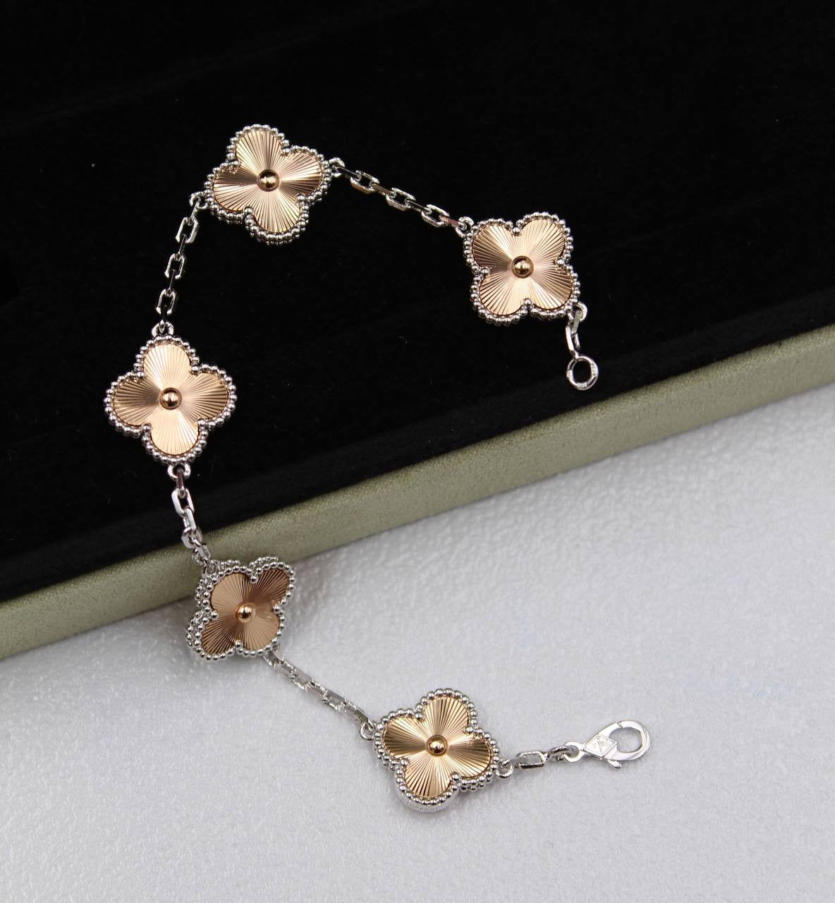 Vancleef & Arpels Jewelry Set