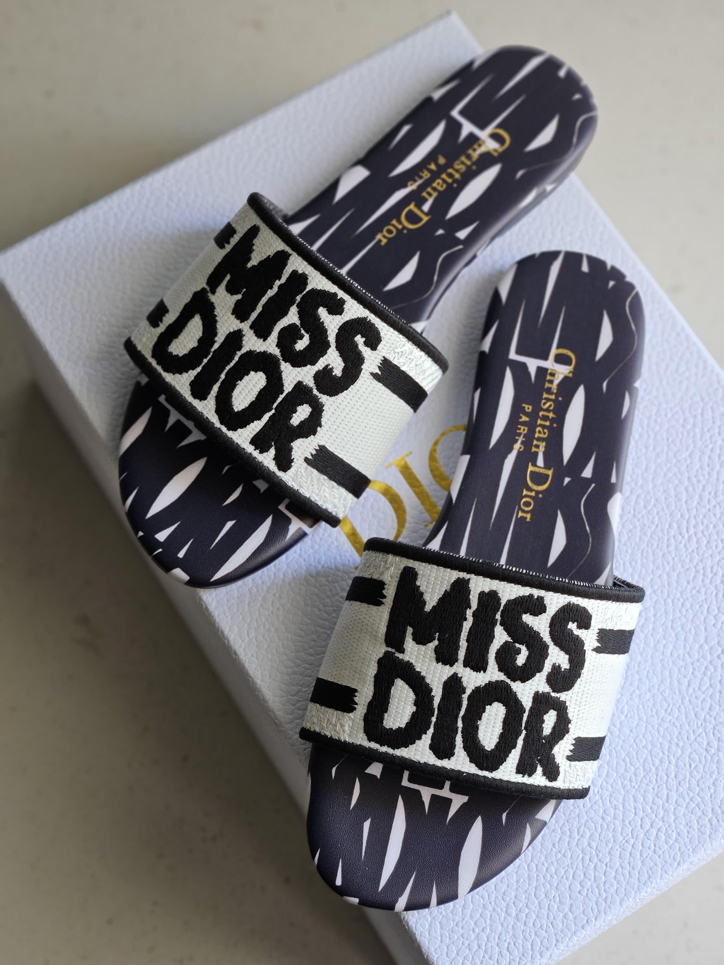 Dior flat