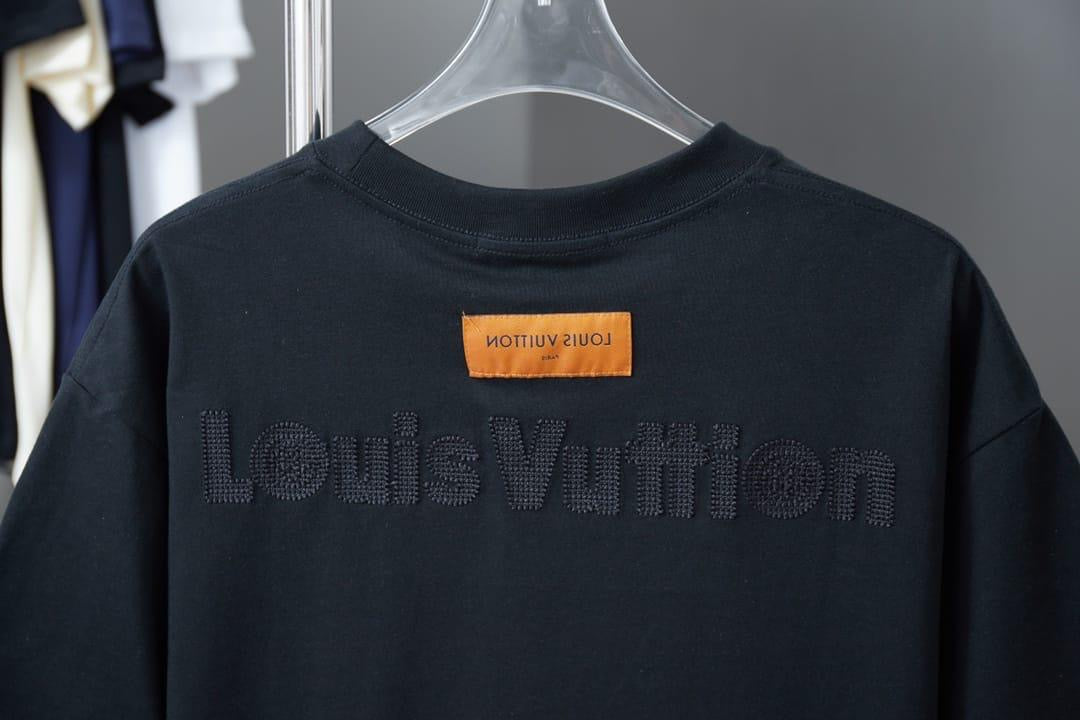 Louis Vuitton T-Shirt 2 colors