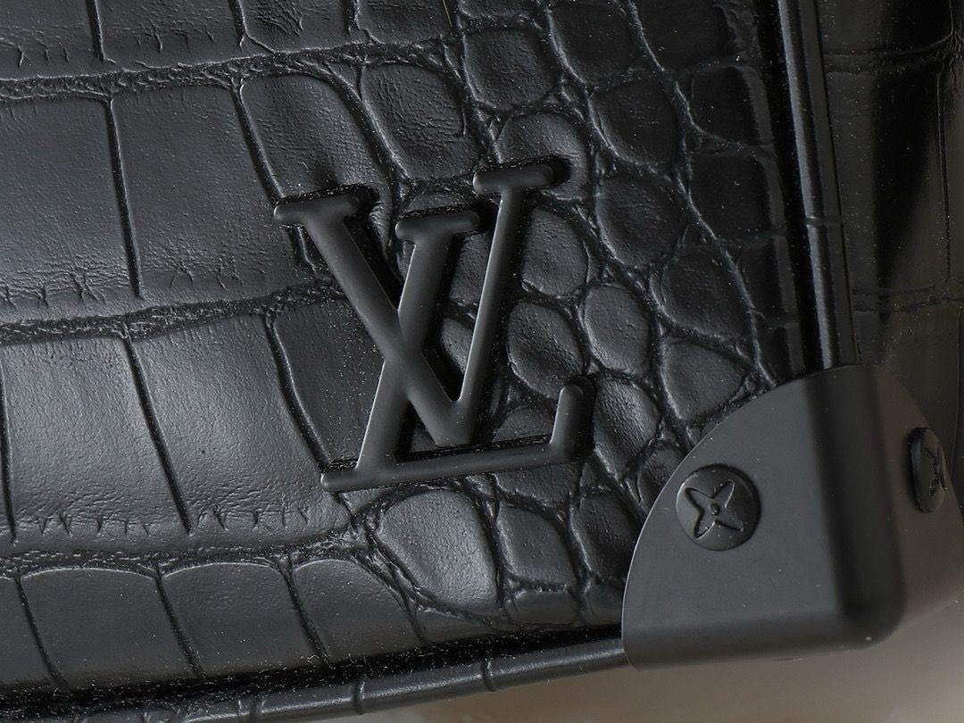 Louis Vuitton Messenger Bag