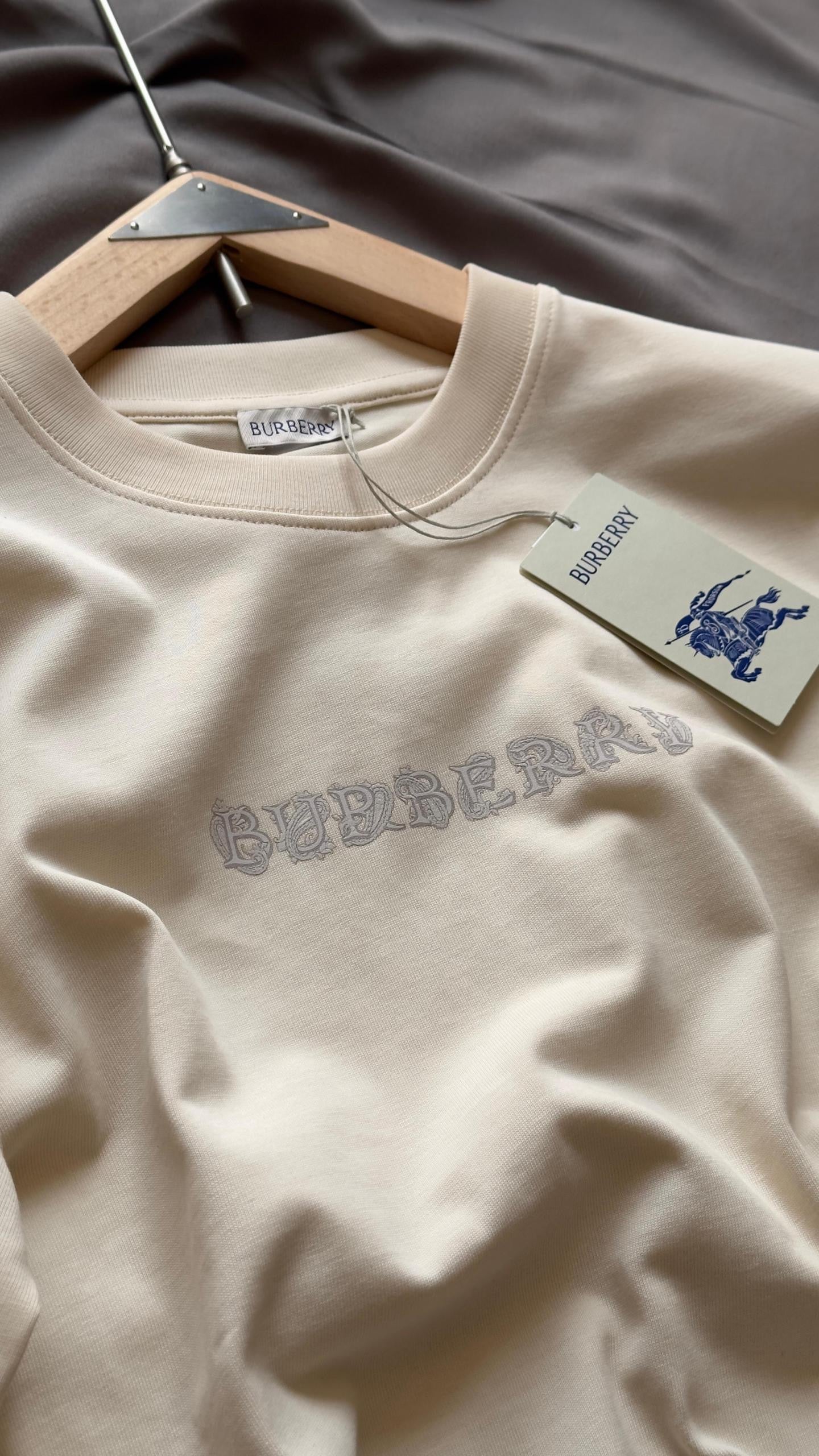 Burberry T-Shirt