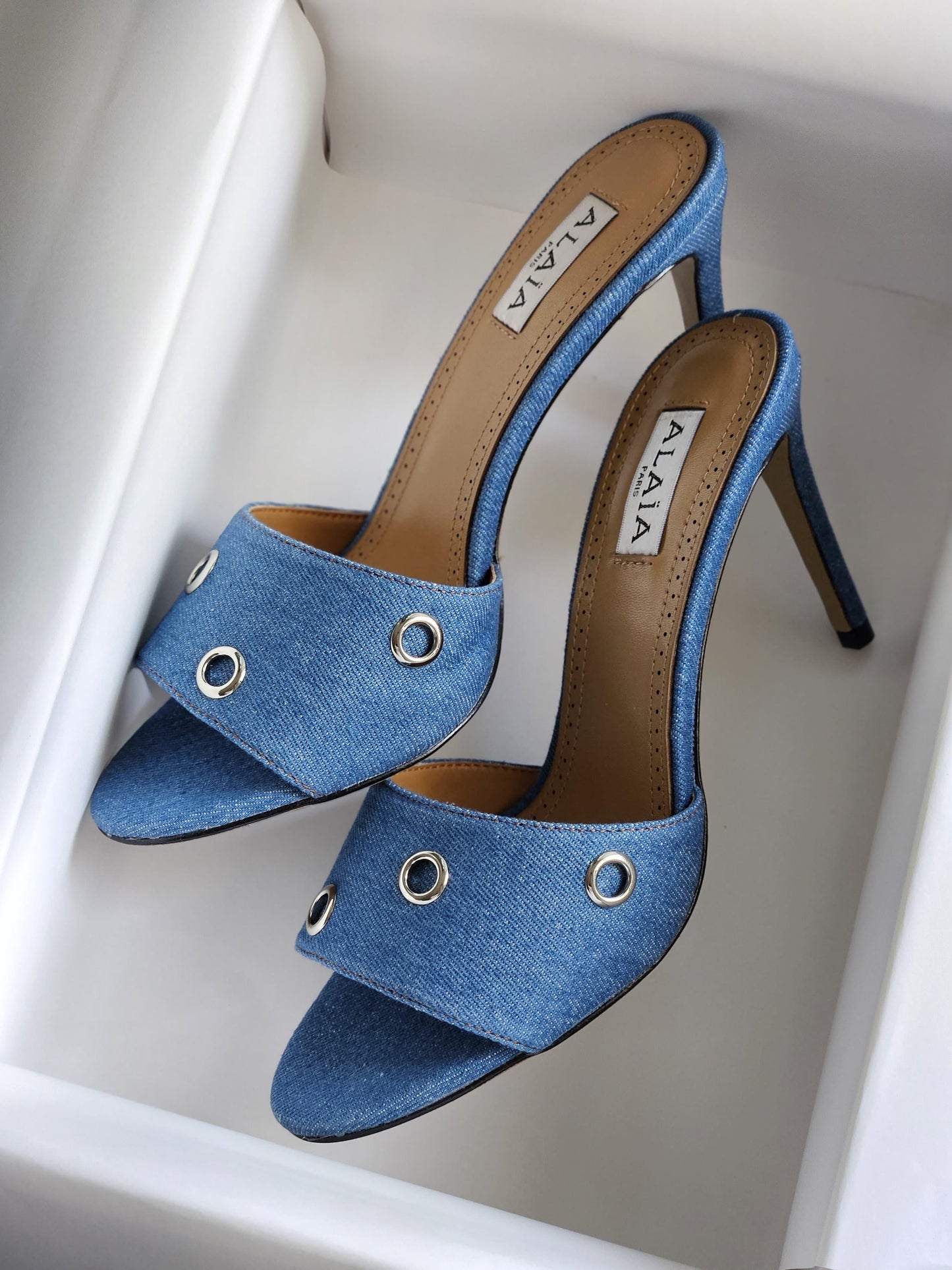 Alaya Heels