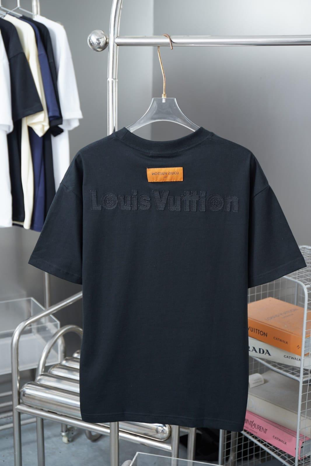 Louis Vuitton T-Shirt 2 colors