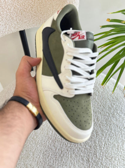 Nike Jordan 1 X Travis Scott Sneakers Vip