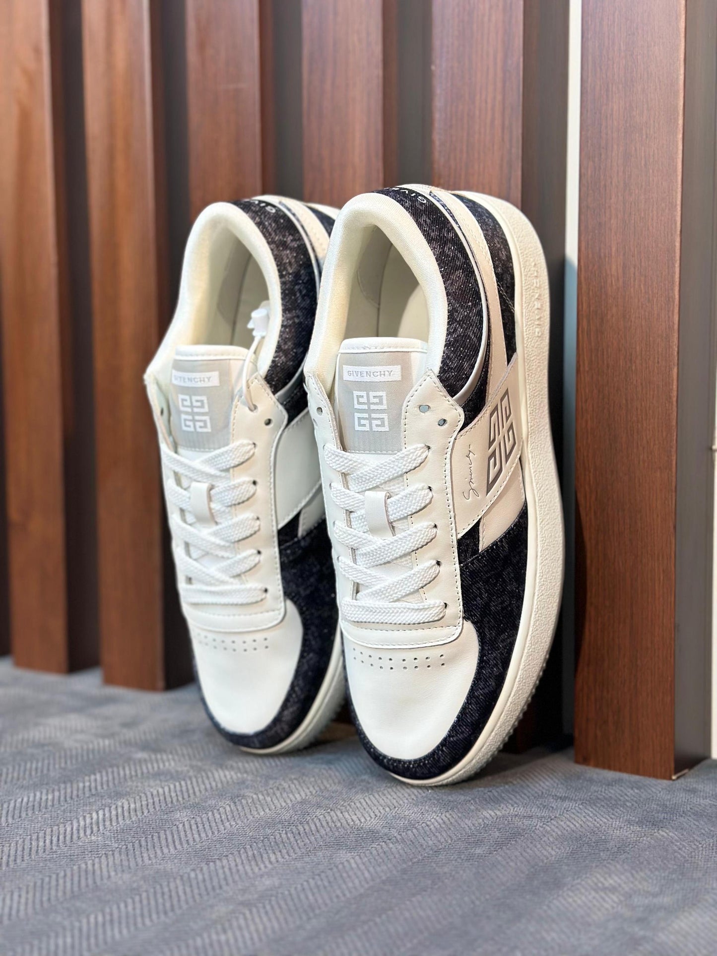 Givenchy Sneakers