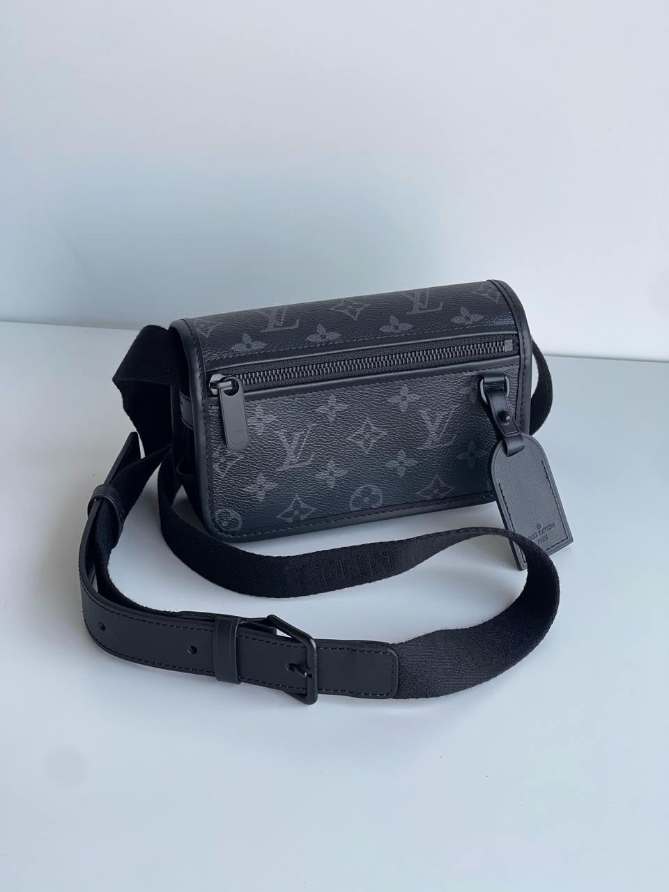 Louis Vuitton Messenger Bag (VIP Quality)