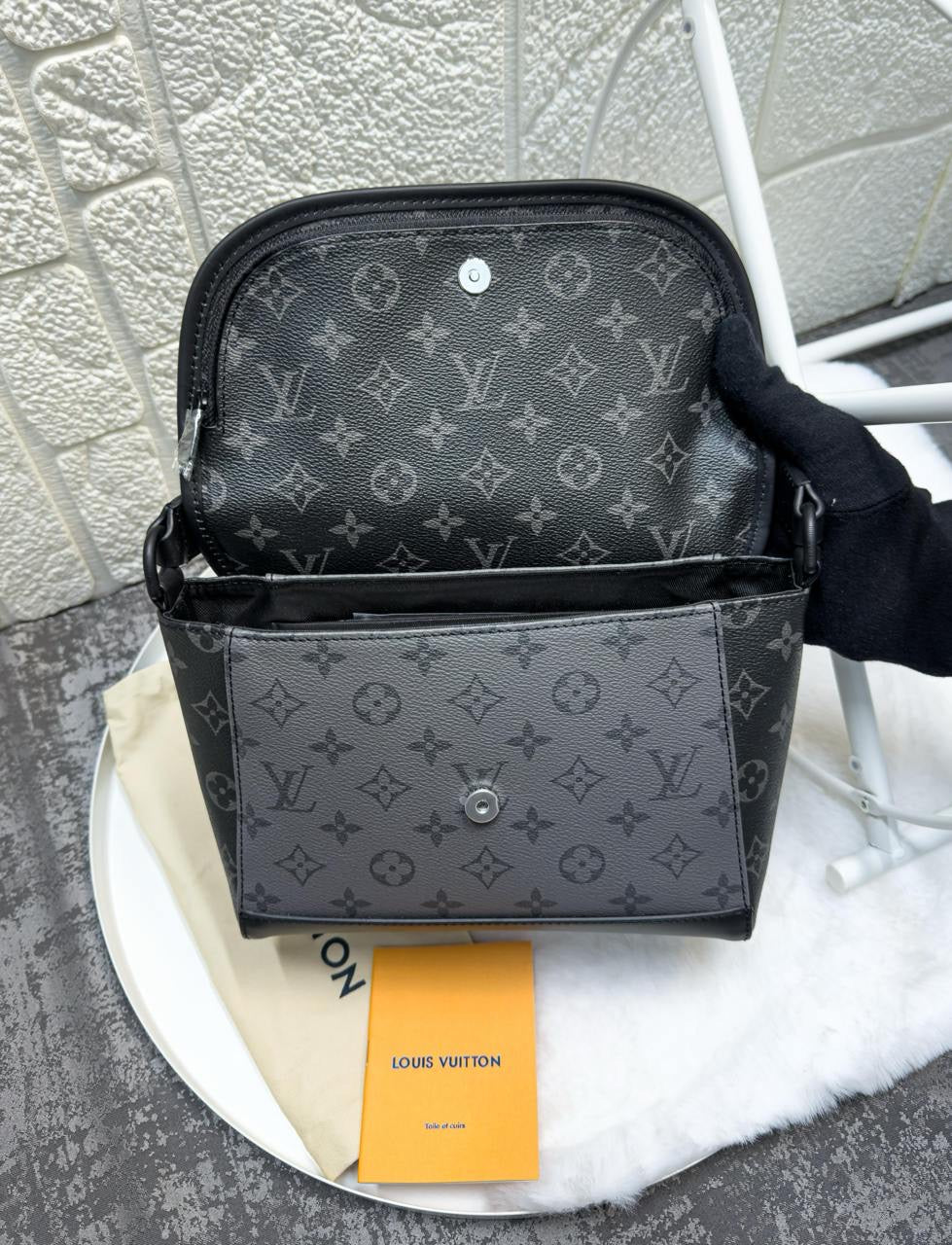 Louis Vuitton Messenger Bag (VIP Quality)