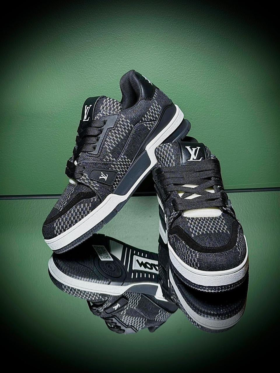 Louis Vuitton Sneakers 2 colors