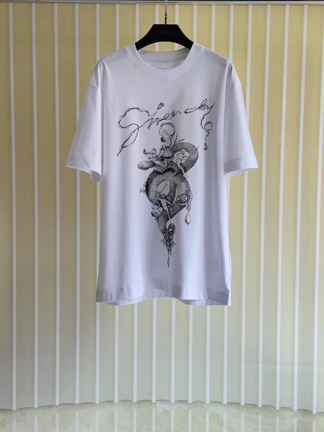 Givenchy T-Shirt