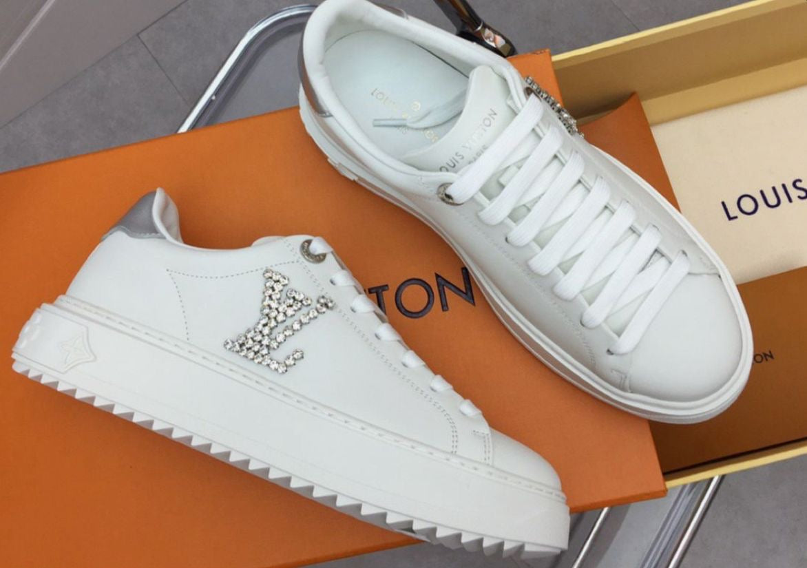 LOUIS VUITTON SNEAKERS