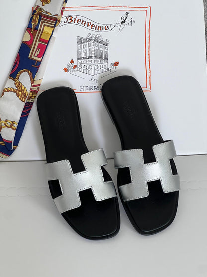 Hermes Slippers 2 colors