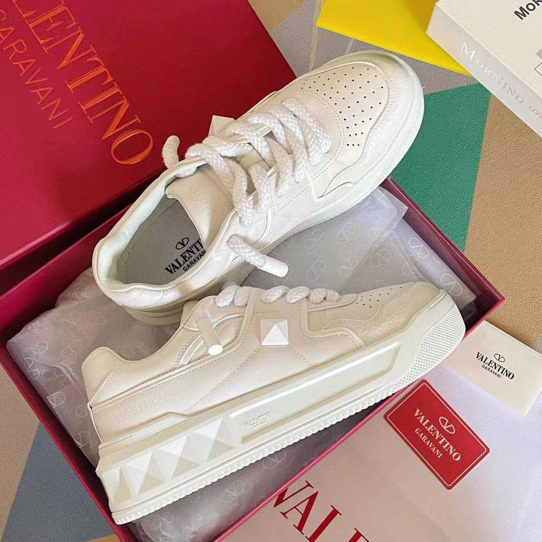 Valence Sneakers