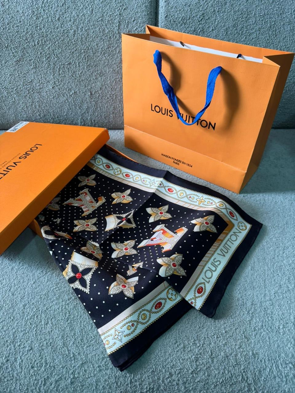 Louis Vuitton Scarfs 6 colors