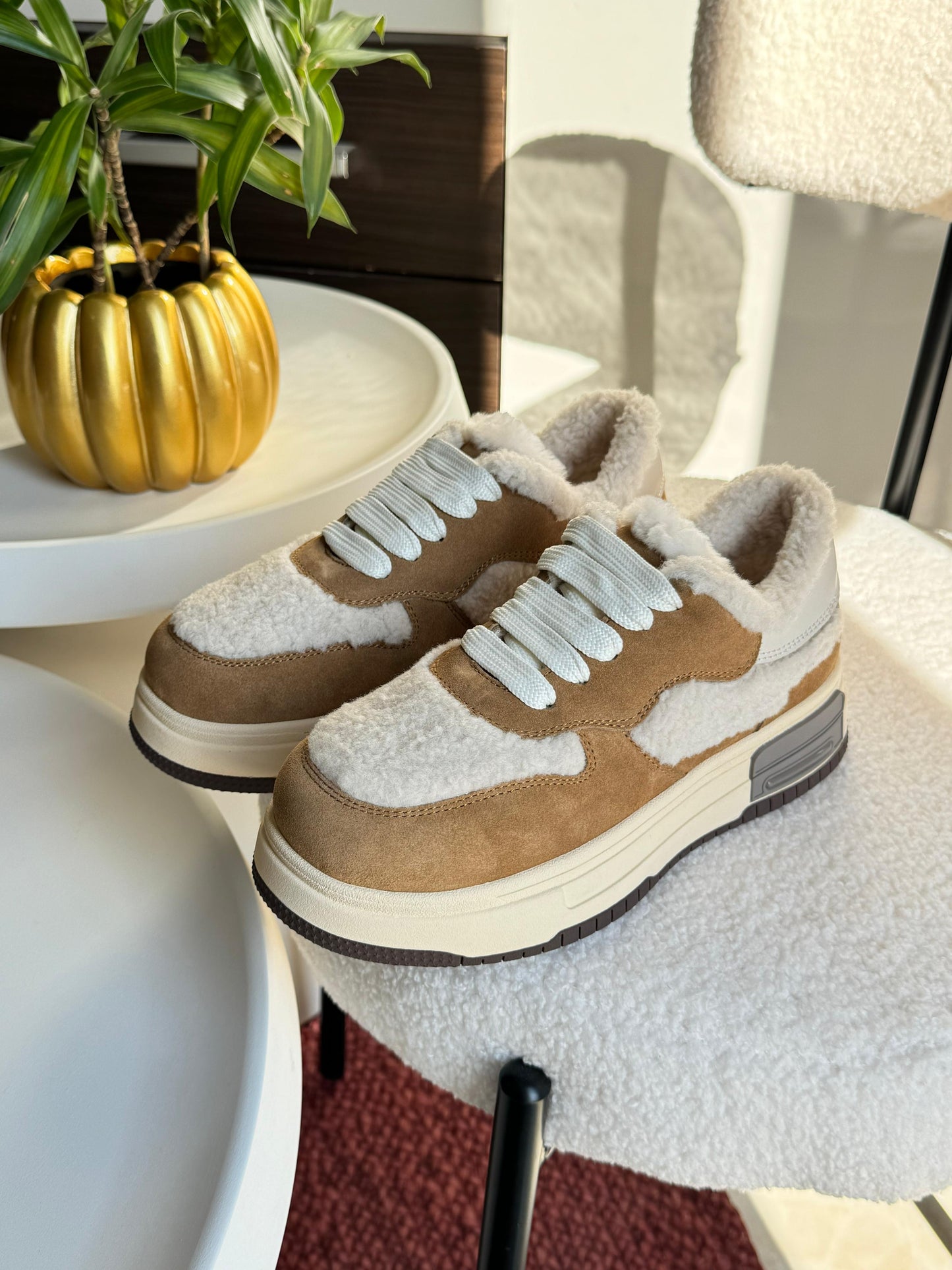 UGG Sneakers