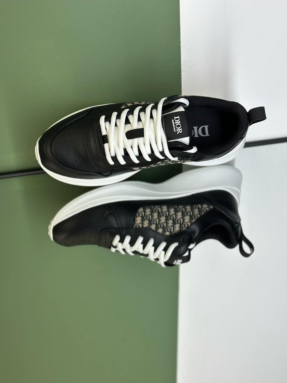 Dior B25 Sneakers
