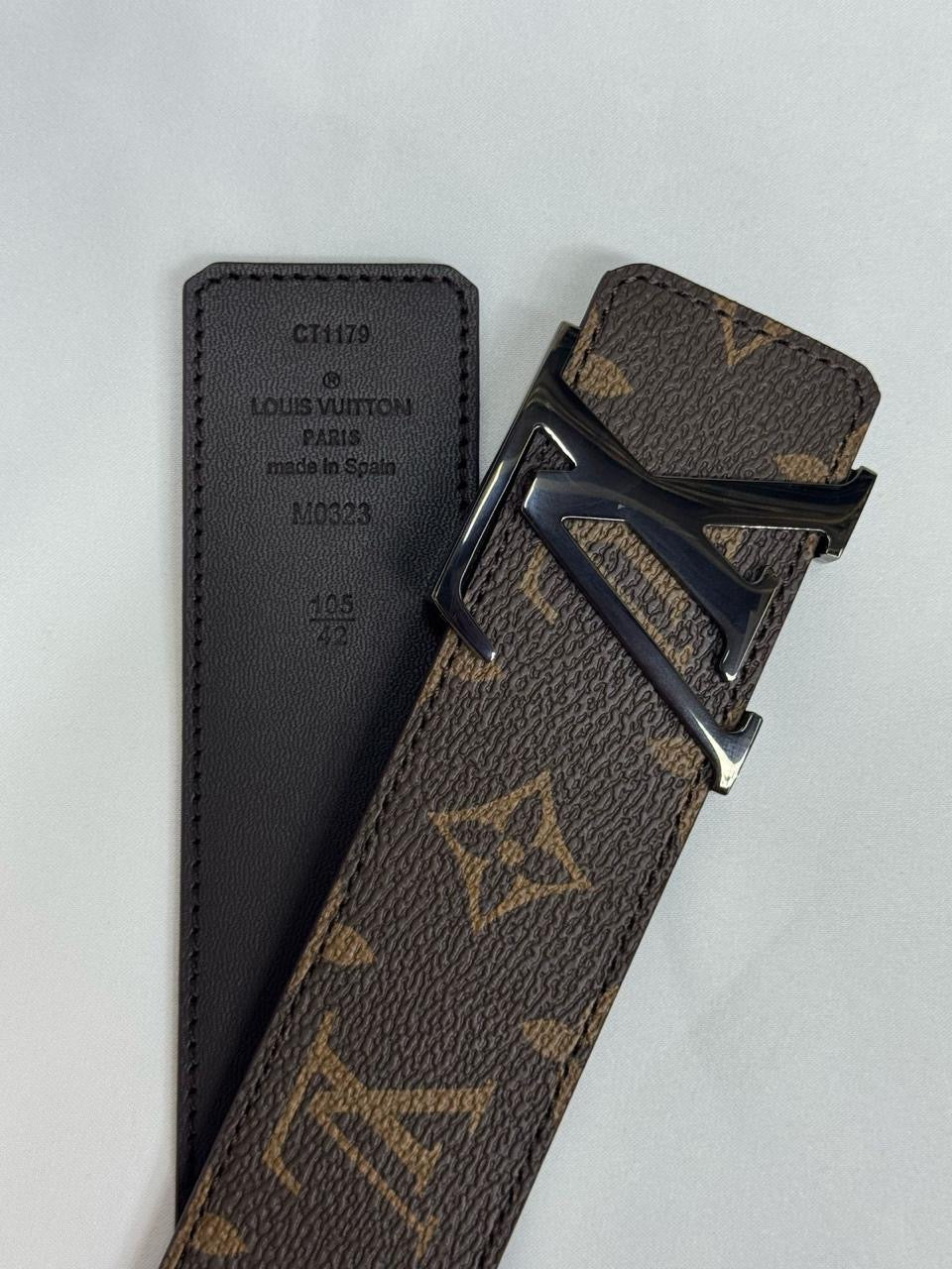 Louis Vuitton Belts 2 colors