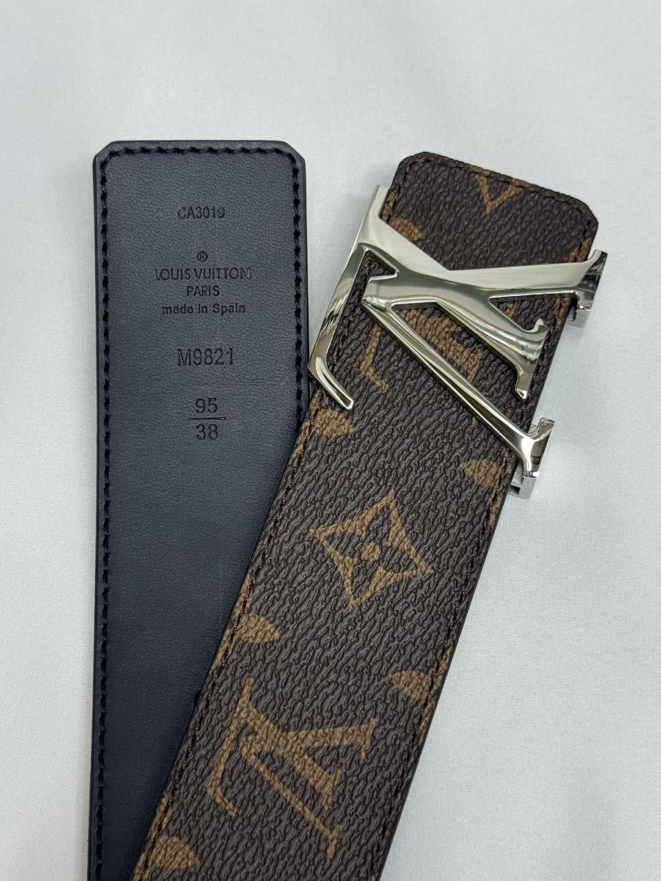 Louis Vuitton Belts 2 colors
