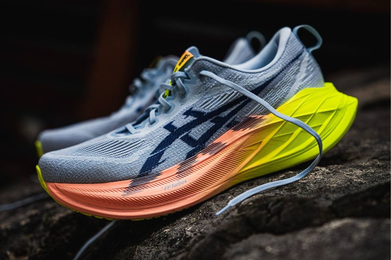 ASICS Sneakers