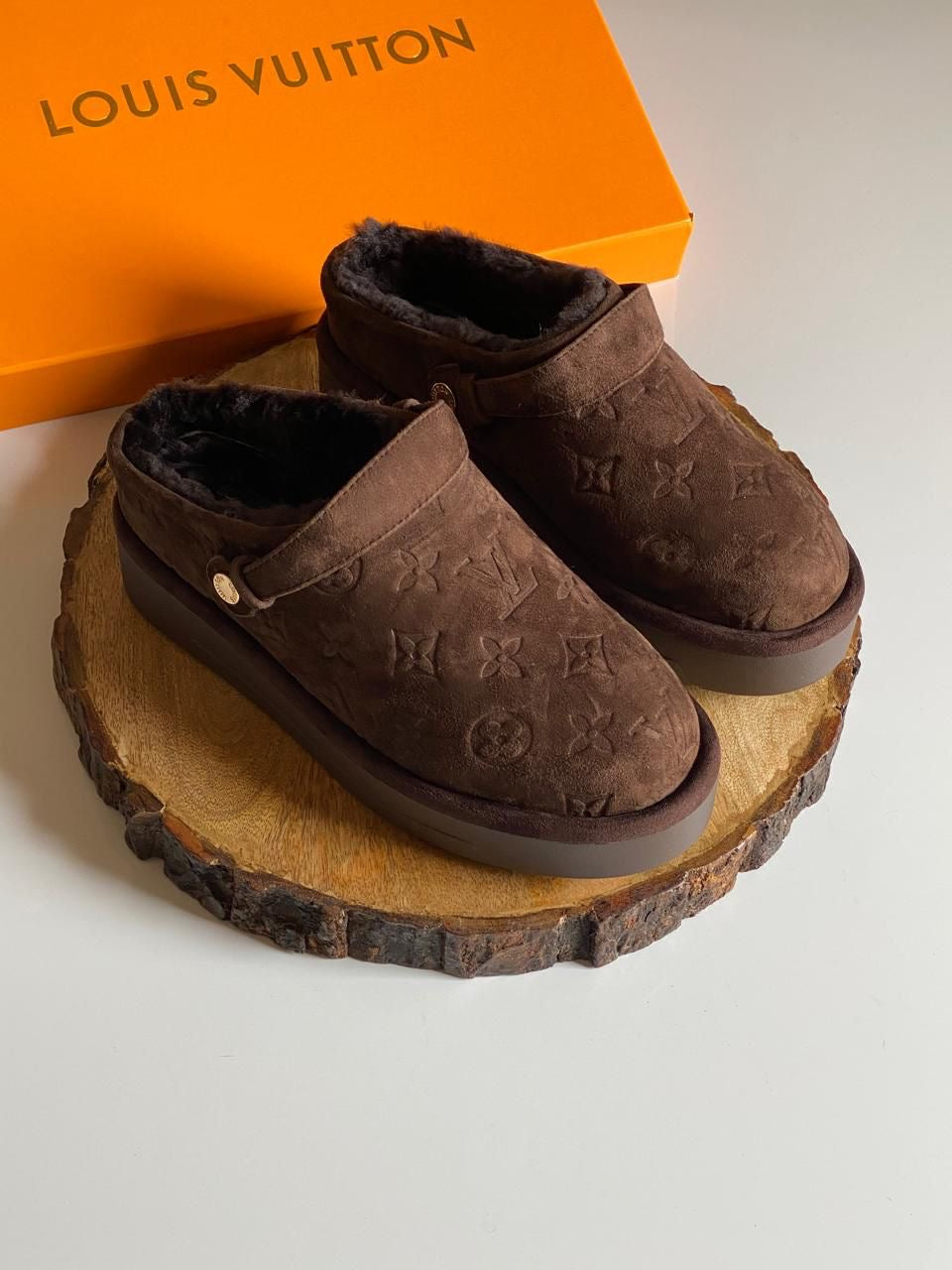 Louis Vuitton Slippers