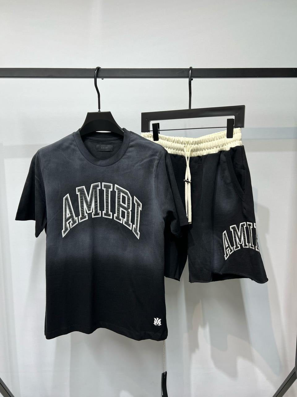 Amiri Set