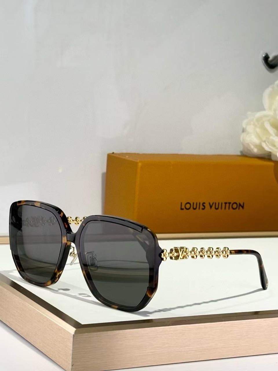 Louis Vuitton Sunglasses 4 colors