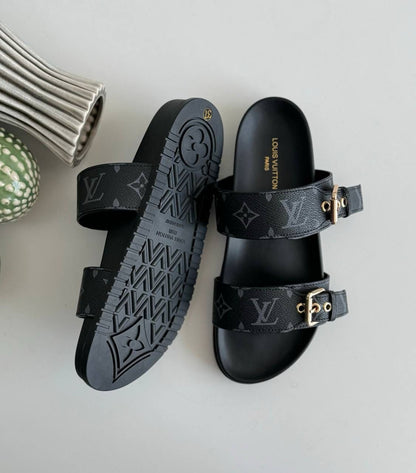 LOUIS VUITTON Female Slippers