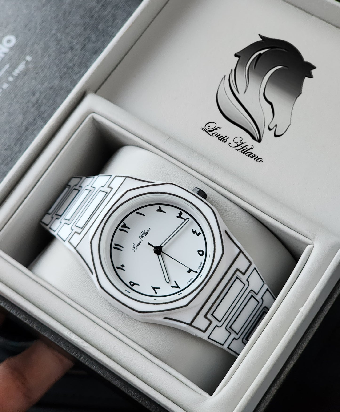 Louis Hilano Watch 2 colors