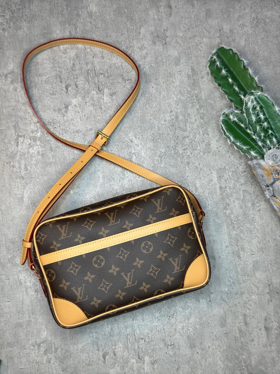 Louis Vuitton Messenger Bag (VIP Quality)