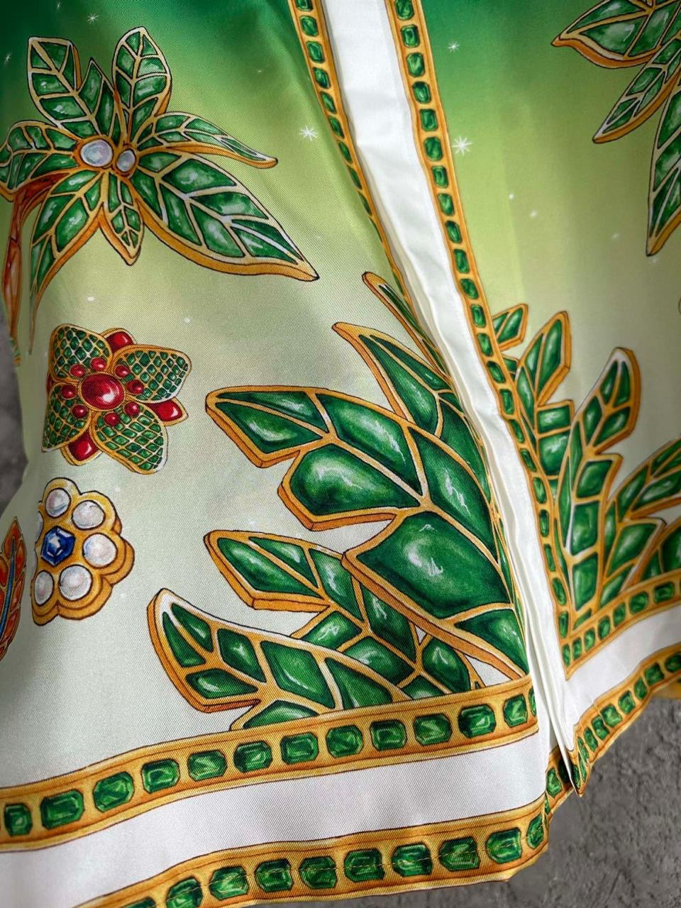Casablanca Silk Set