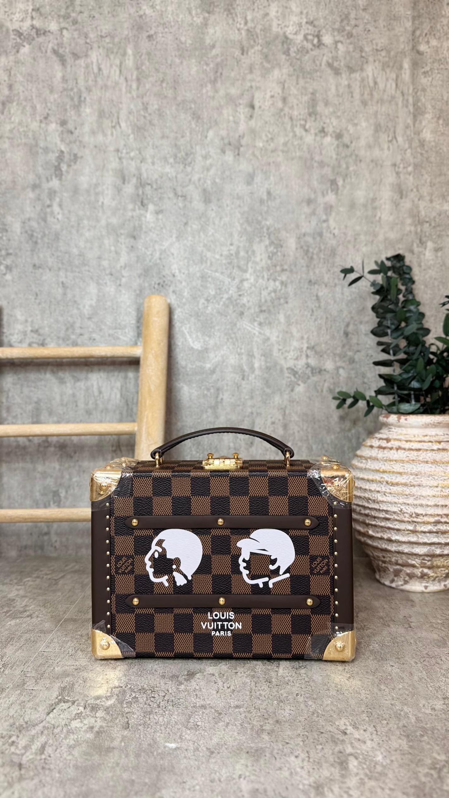 Louis Vuitton Sling Bag (VIP Quality)