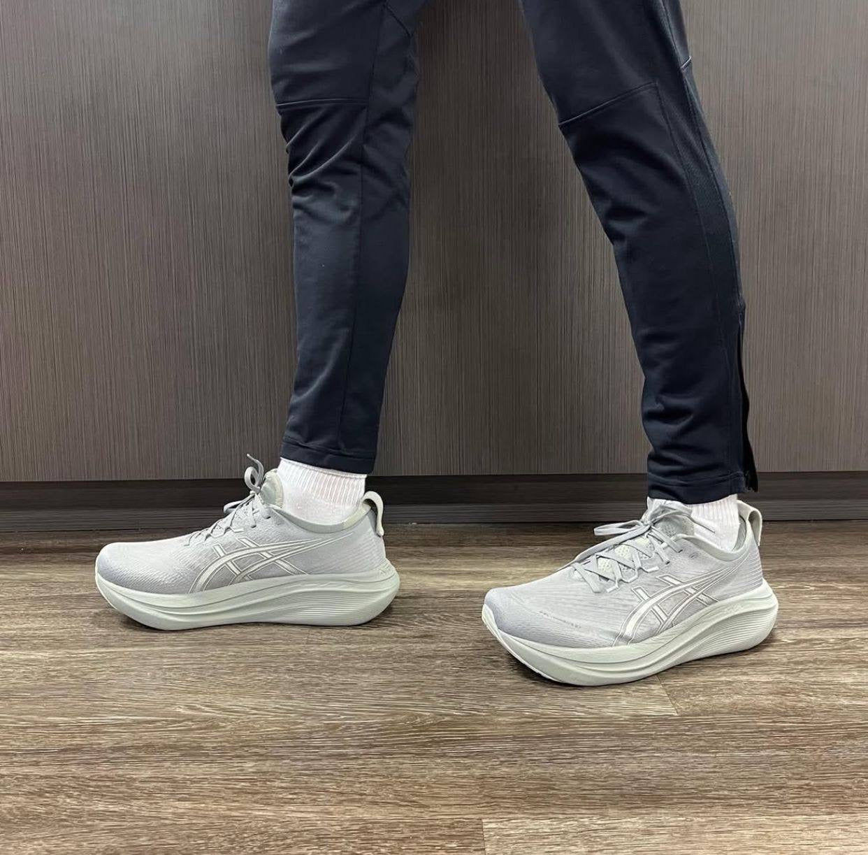 ASICS Sneakers