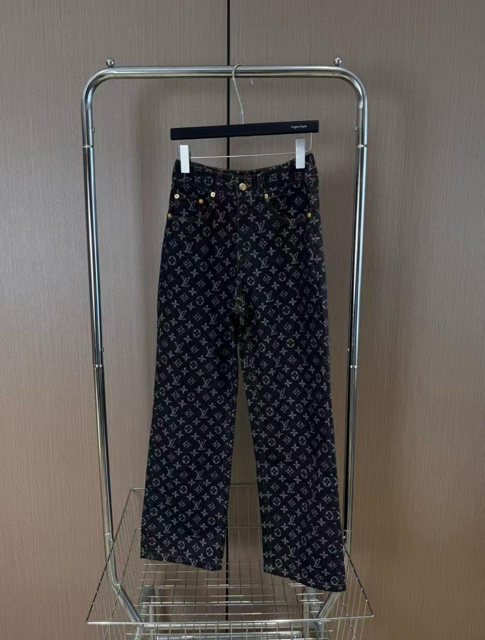 Louis Vuitton Pants