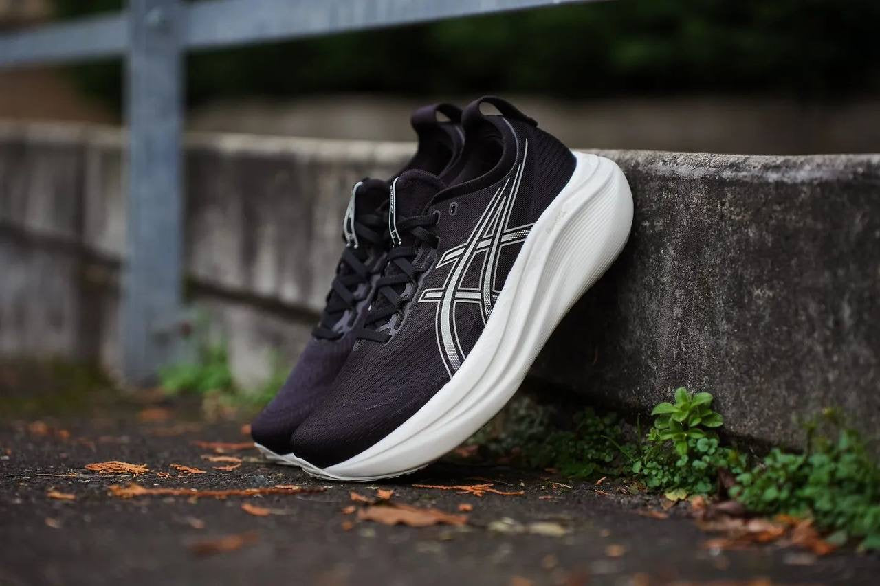 ASICS Sneakers