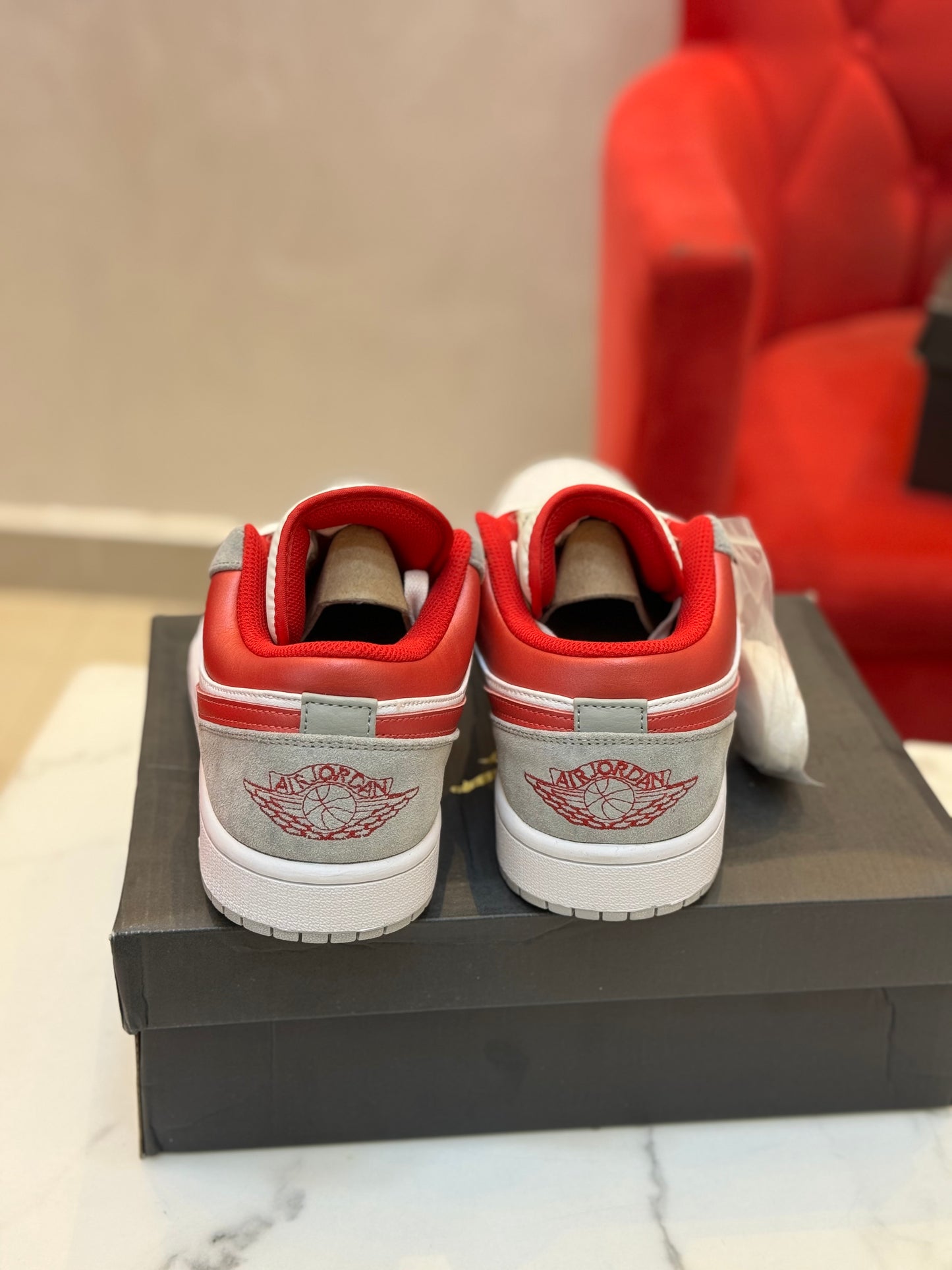 Jordan 1 Low ‘Smoke Grey Gym Red’