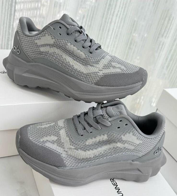 Alo Sneakers