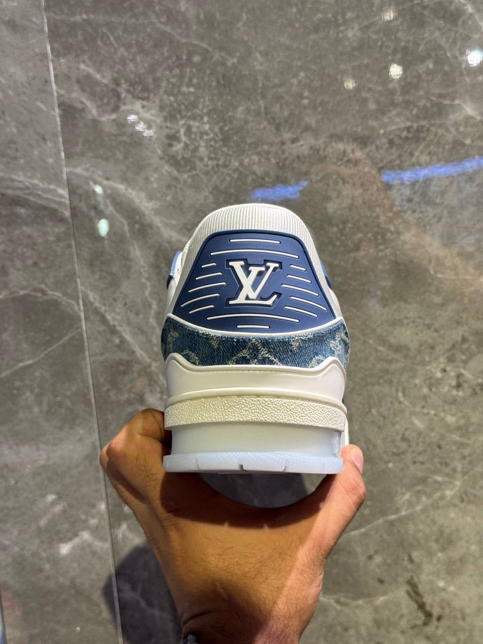 Louis Vuitton Sneakers