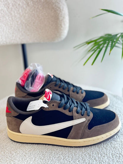 Nike Jordan 1 X Travis Scott Sneakers ( Vip )