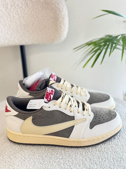 Nike Jordan 1 X Travis Scott Sneakers Vip