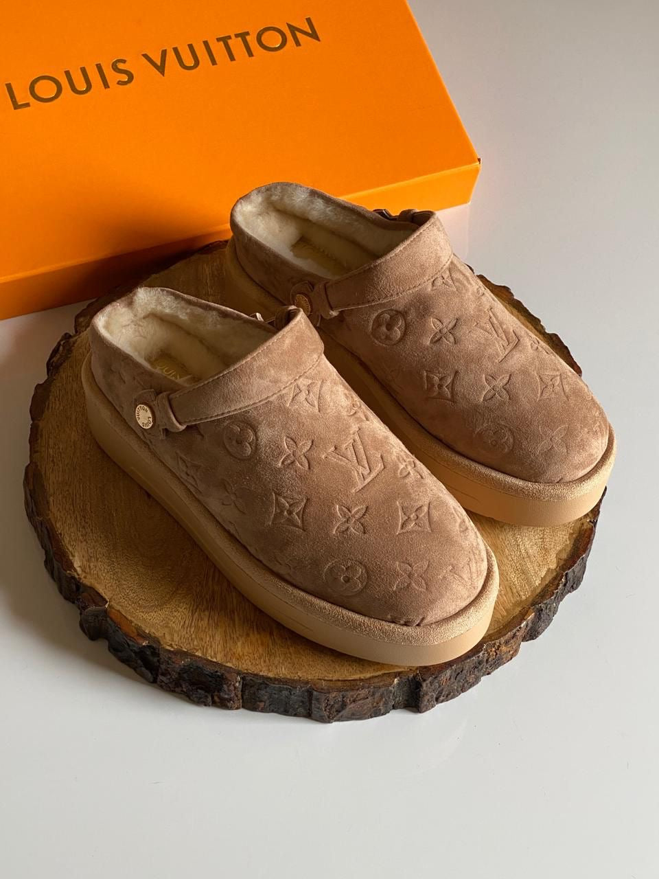 Louis Vuitton Slippers