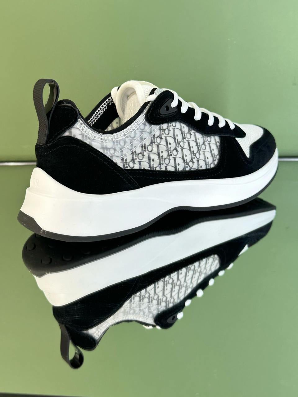 Dior B25 Sneakers