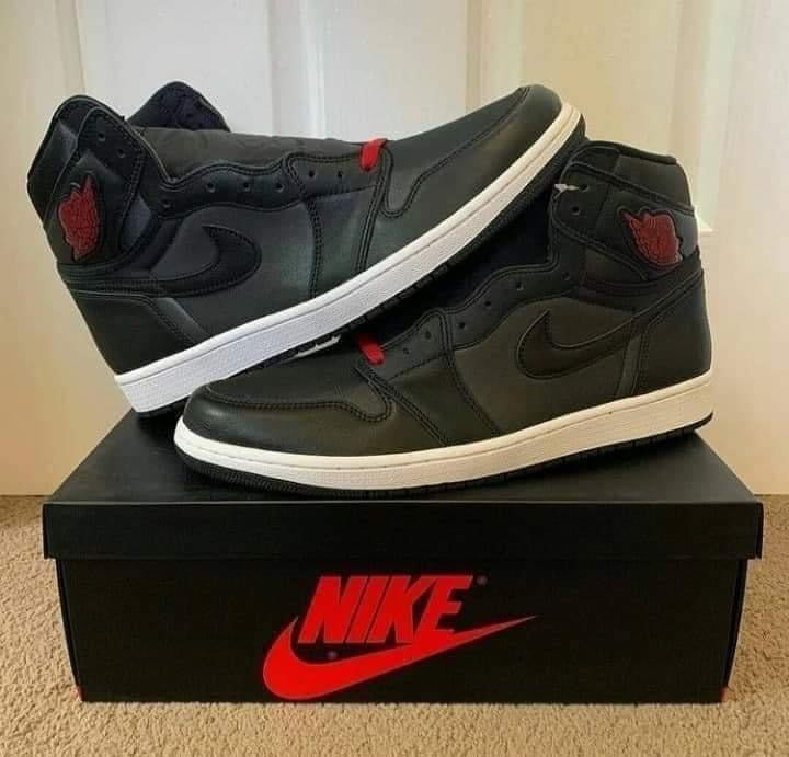 Jordan 1 High Black Gym