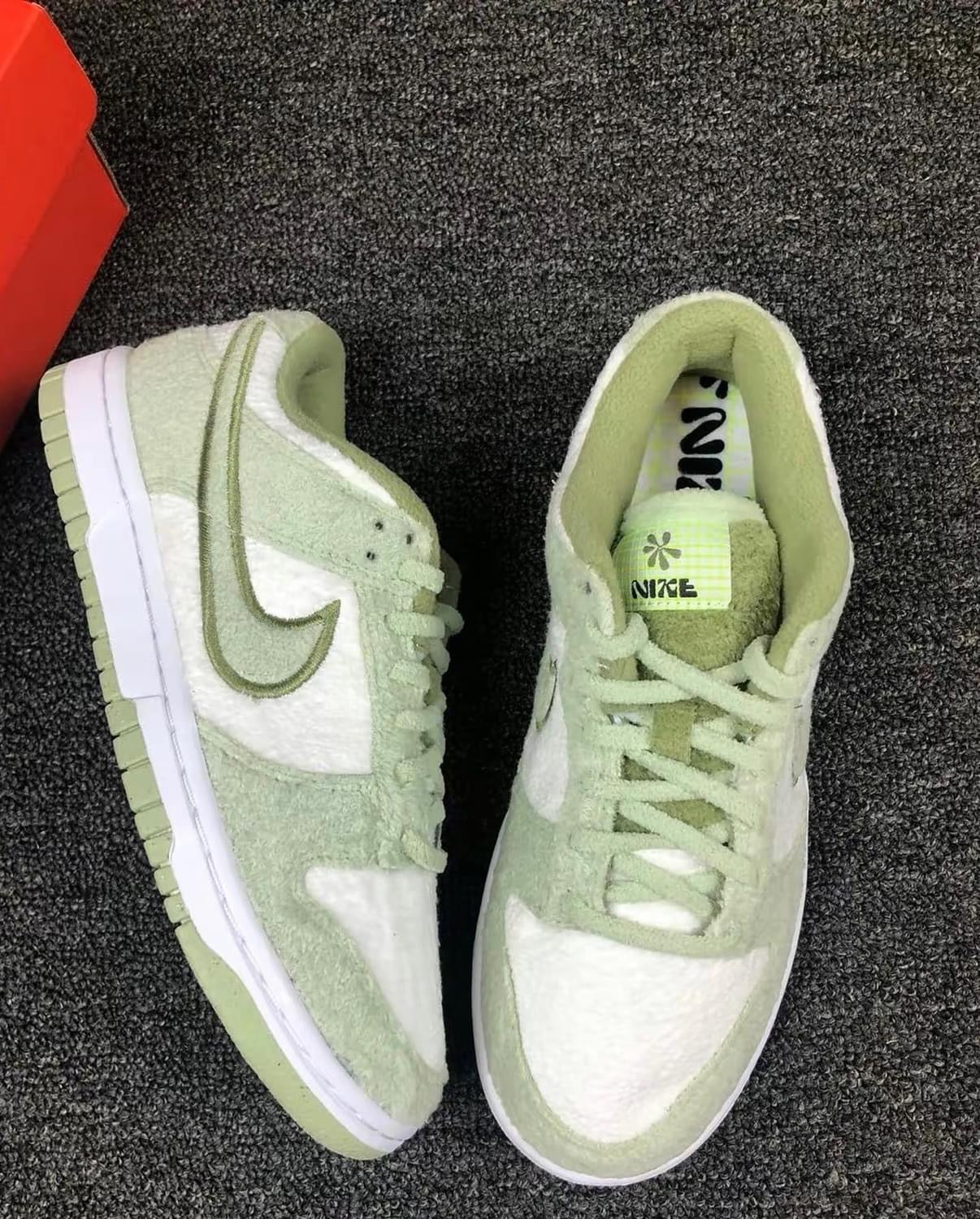 SB Dunk Fleece Honey Dew
