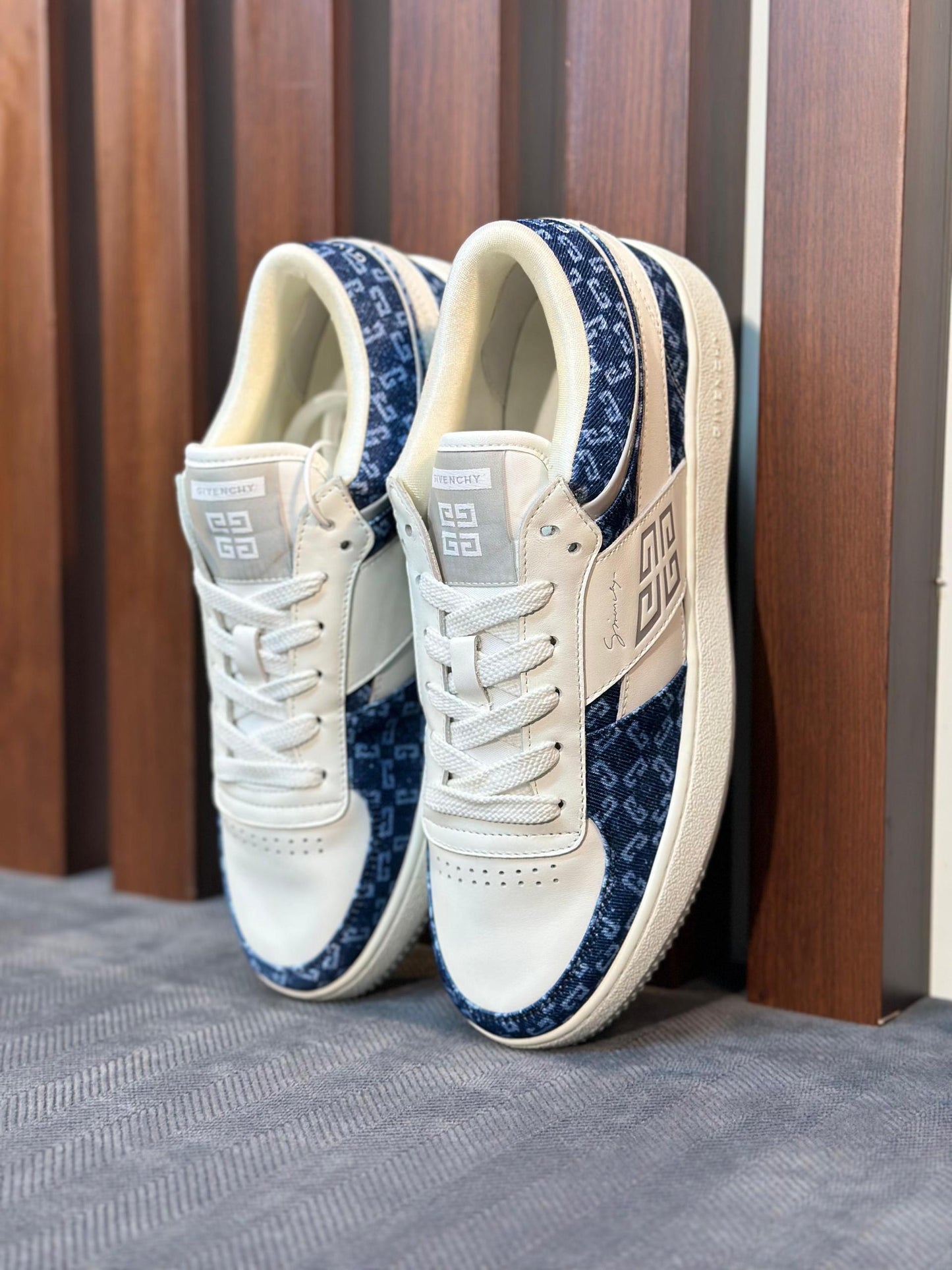 Givenchy Sneakers