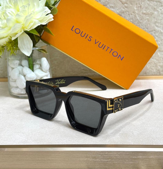 Louis Vuitton Sunglasses 2 colors