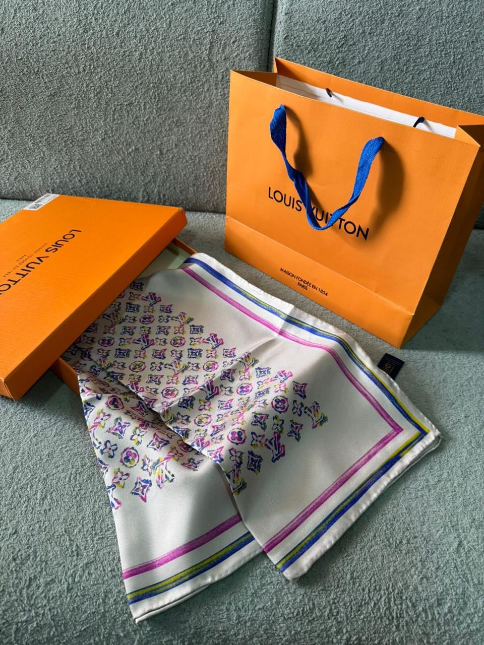 Louis Vuitton Scarfs 6 colors
